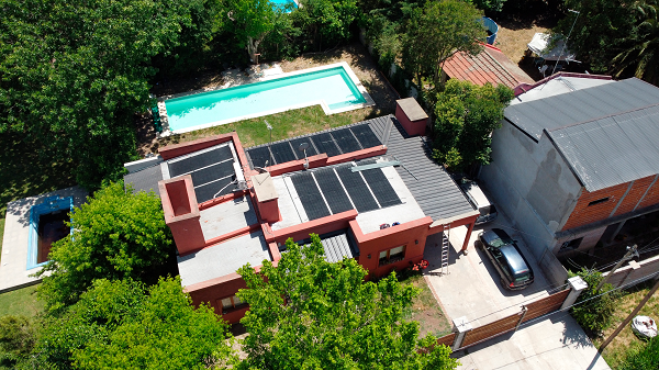 Los beneficios de invertir en energías renovables en contextos de tarifazos