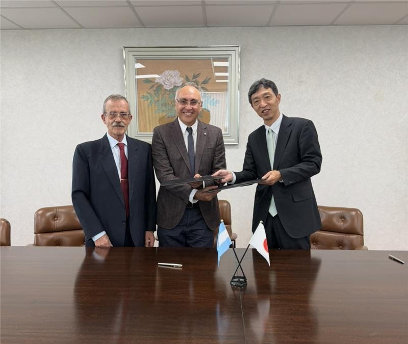 Japón firma un contrato de donación de una unidad de autobomba a los bomberos voluntarios de San José de Jáchal, Provincia de San Juan