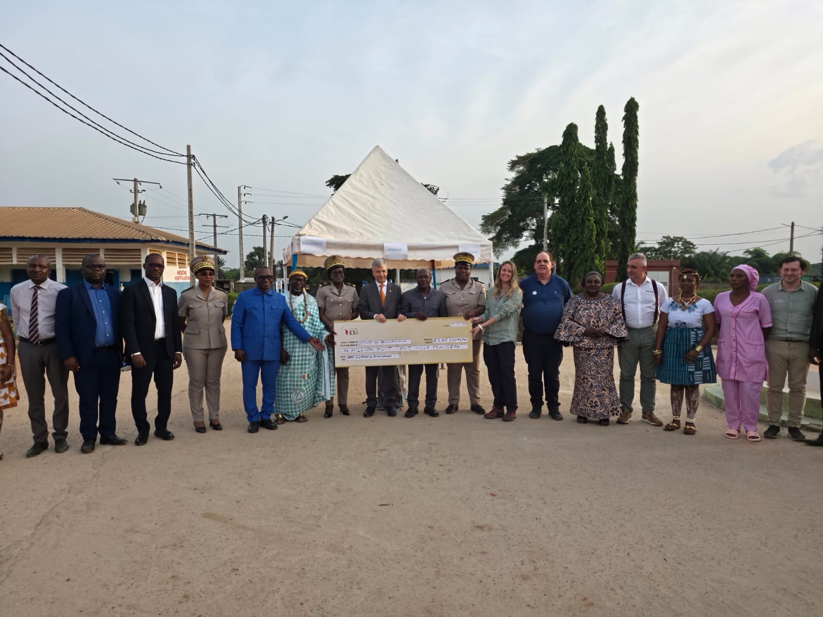 Lacasa KKO Foundation sigue impulsando el desarrollo de la salud y la educación en Costa de Marfil